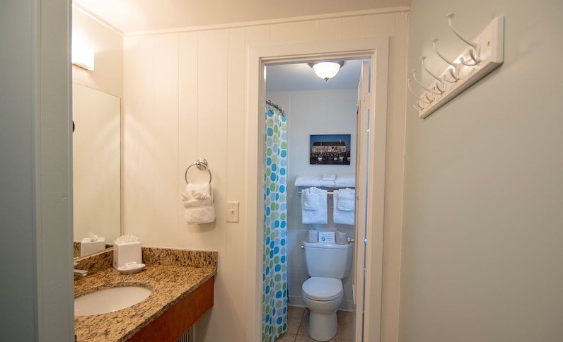 Cape Colony Inn Bathroom